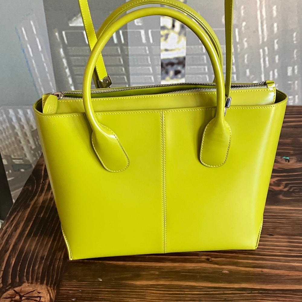 Tod's Lady Di Lime Leather Handbag NWOT - Picture 2 of 11